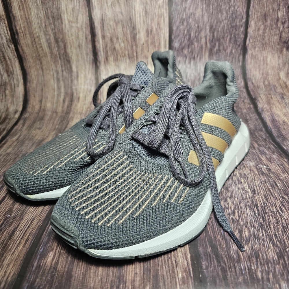 Adidas Swift Running Shoes Grey and Rose Gold Knit Youth Shoes Size 5.5